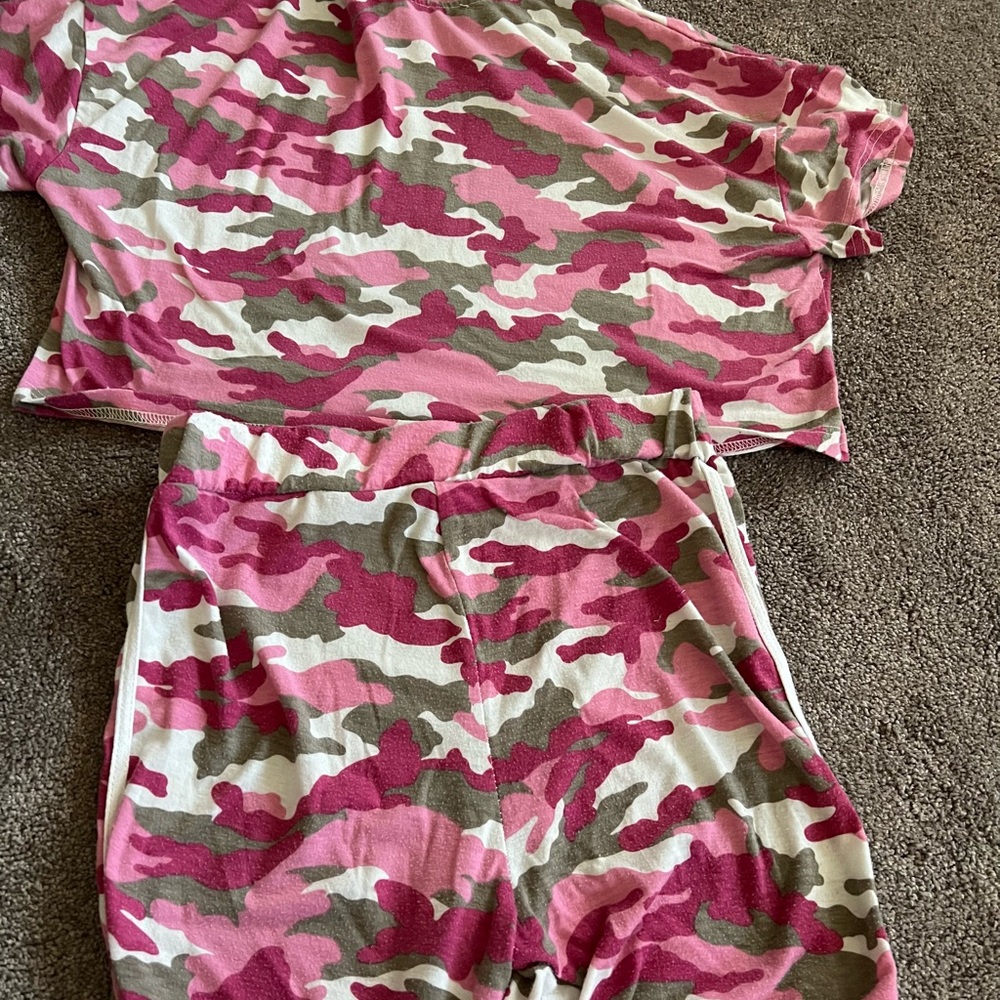 Lounge Matching Set - Picture 5 of 7